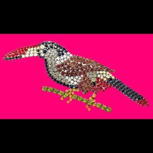 Crystal Toucan Bird Pin Brooch Signed von Walhof